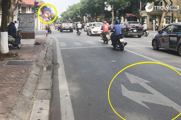 Không chạy theo vạch nếu đèn hoặc biển chỉ hướng khác