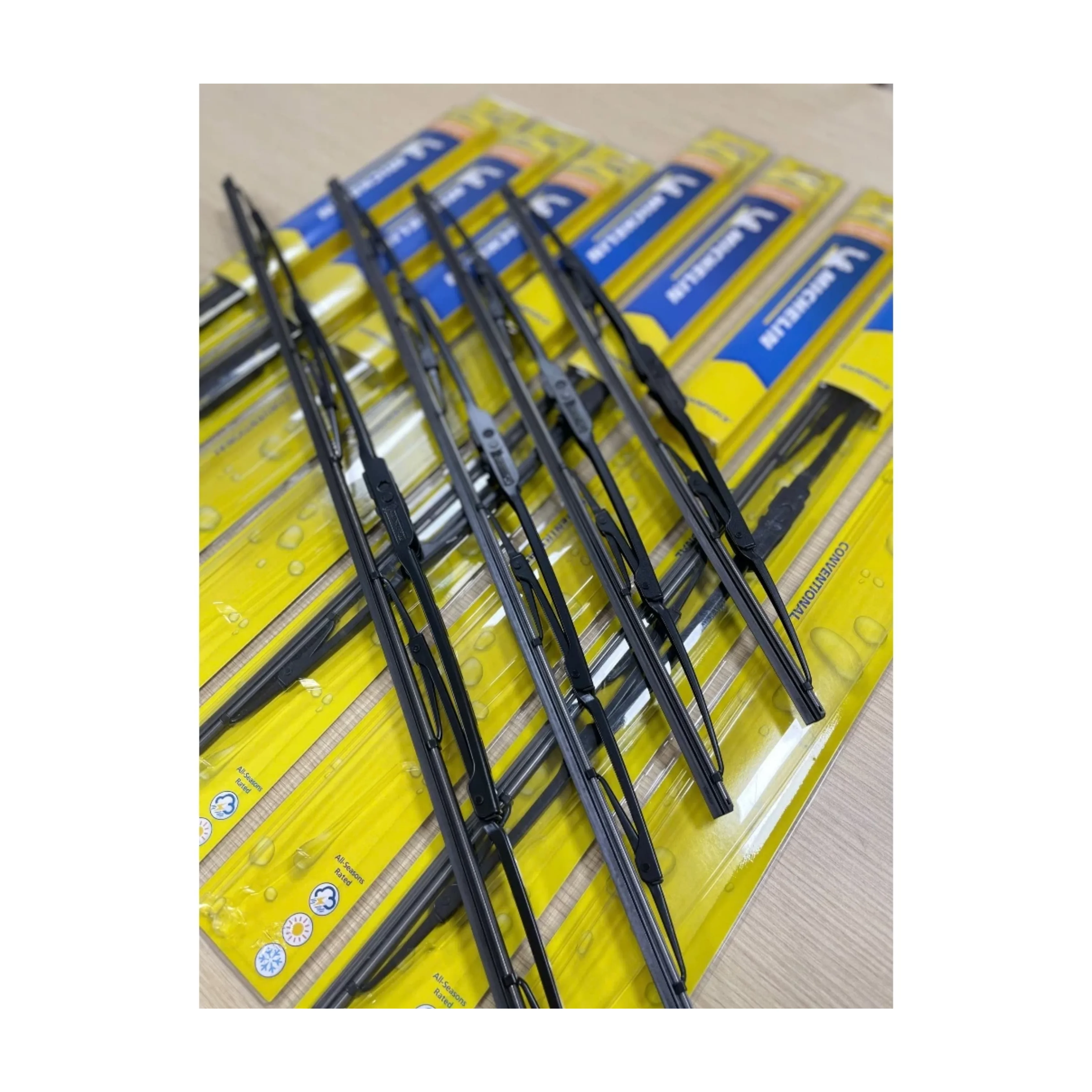 Gạt Mưa khung sắt MICHELIN RainForce 18" 111318